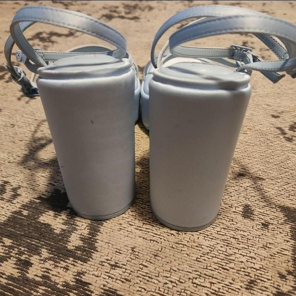 Gianni Bini Blue Heels - Size 7 - Picture 2 of 4